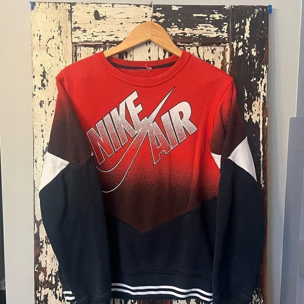 Nike Vintage look Red and Black Men’s crewneck sweatshirt. Size small. Rare